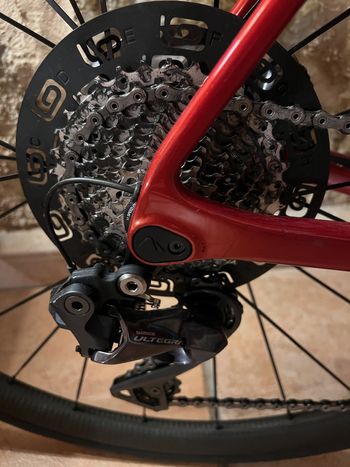 Used Canyon Endurace CF SL Disc 8.0 Di2 Aero 2019 Road & Gravel, Red — image 6 of 7