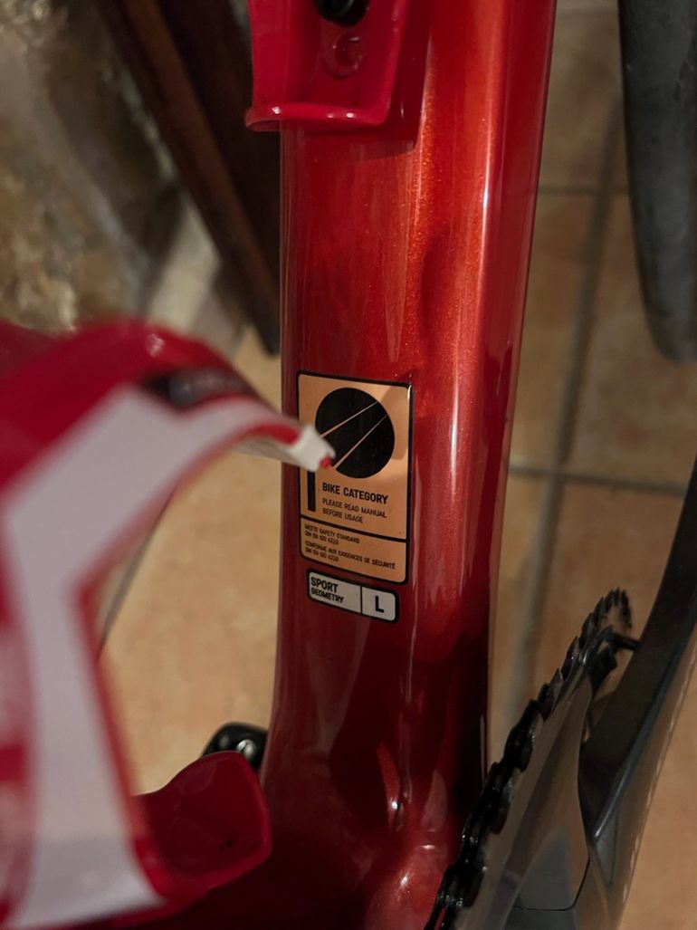 Used Canyon Endurace CF SL Disc 8.0 Di2 Aero 2019 Road & Gravel, Red — image 5 of 7