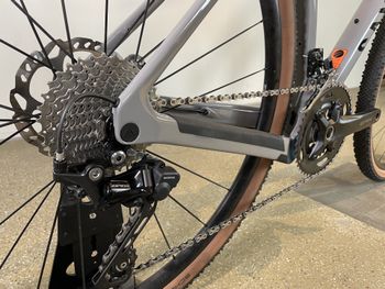 Used Canyon Grizl CF SL 6 2022 Road & Gravel, Light Gray — image 4 of 6