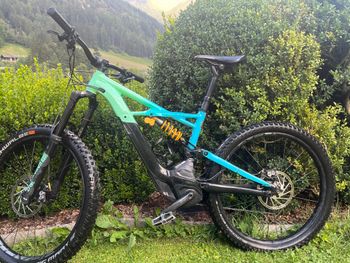Used Specialized Turbo Kenevo Expert 6Fattie 2018 2018 Mountainbike, Grün, 27.5 — image 1 of 4