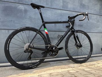 Used Colnago C64 Disc + Dura-Ace 2024 Road & Gravel, Black — image 3 of 17