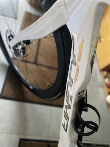 Used Pinarello Dogma F CRYSTAL WHITE + Super Record EPS + Bora WTO 45 2024 Road & Gravel, White — image 18 of 20