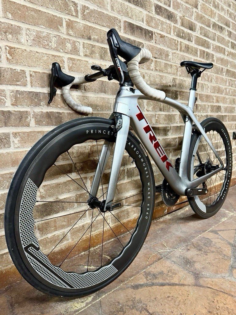 Used Trek Madone Race Shop Limited 2017 2017 Road & Gravel, Light Gray — image 7 of 20