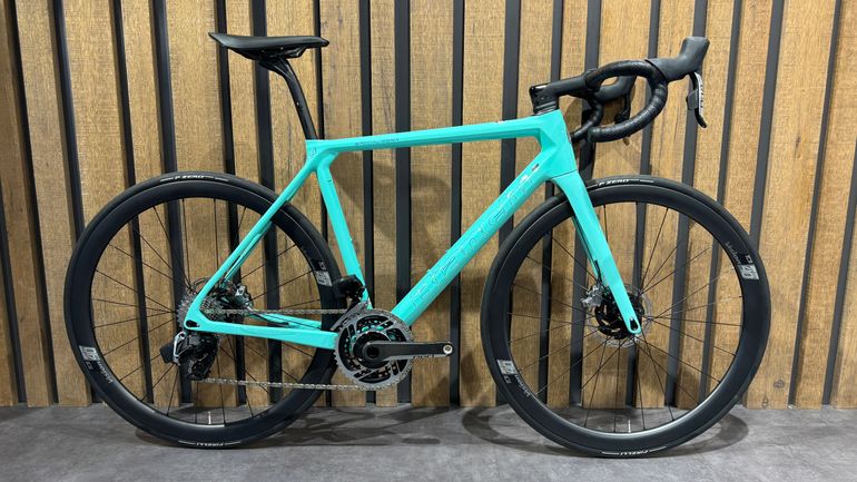 Brugt Bianchi Specialissima - Red eTap AXS 2022 2022 Road & Gravel — billede 1 af 15