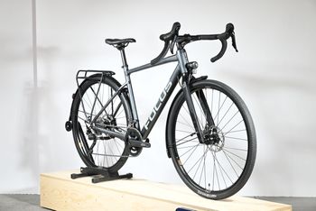 Used Focus ATLAS 6.7 EQP 2023 Road & Gravel, Light Gray — image 5 of 6