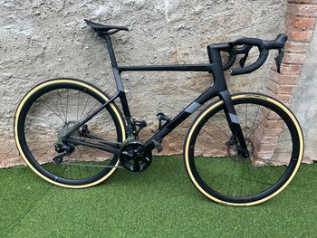 Cannondale - SuperSix EVO Carbon Disc 105 Di2 2024, 2024