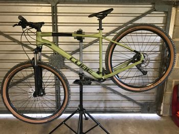 Used CUBE AIM, RACE 2023 2023 Mountainbike — image 2 of 6