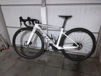 Used Scott SCOTT Addict RC 15 2021 Road & Gravel — image 1 of 8