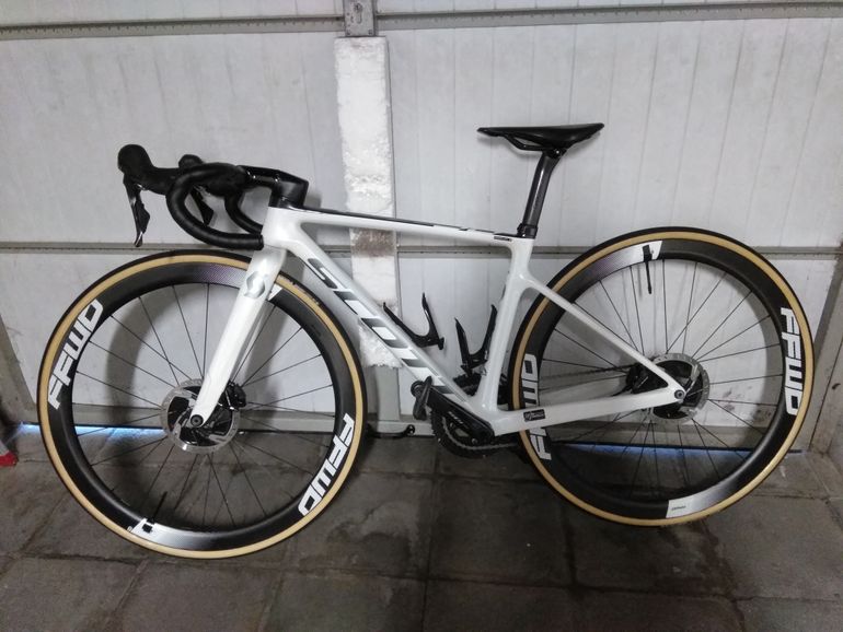 Used Scott SCOTT Addict RC 15 2021 Road & Gravel — image 3 of 8