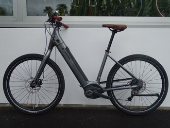 Cannondale Adventure Neo 4 (Grey) 2021 Mountainbike usato, Grigio chiaro — immagine 2 di 5