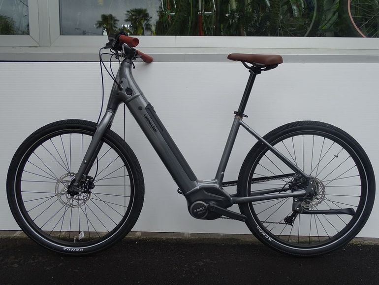 Cannondale Adventure Neo 4 (Grey) 2021 Mountainbike usato, Grigio chiaro — immagine 2 di 5