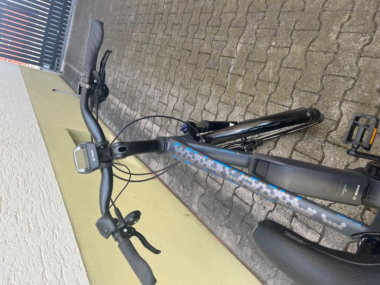Used RIVERSIDE E-Bike City Trekking 28 Zoll ETR 500 Bosch Active Line Herren 2023 Mountainbike — image 13 of 19