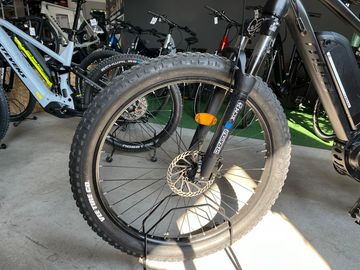 Used MBM Metis 27.5 2022 Mountainbike, Black — image 4 of 6