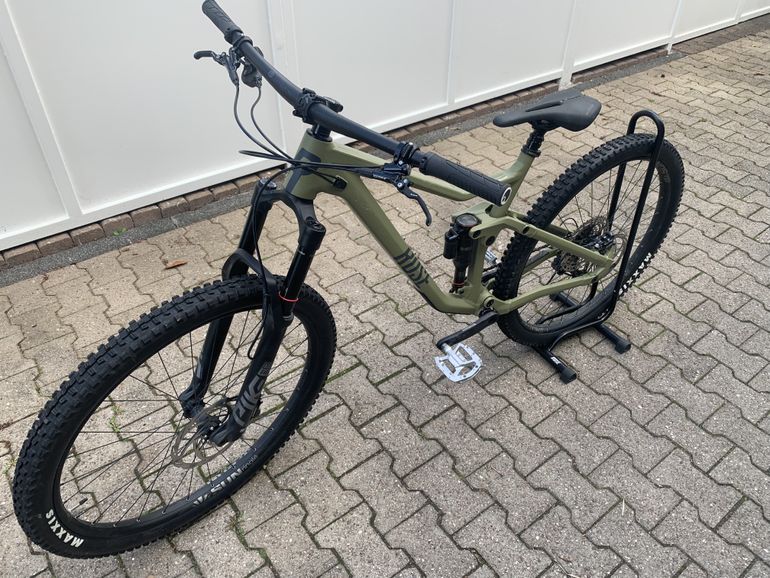 Used Rose ROOT MILLER 2 2021 Mountainbike, Rojo — image 1 of 6