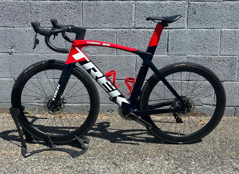 Used Trek Madone SLR 7 AXS Gen 6 2023 2023 Road & Gravel, Red — image 2 of 15