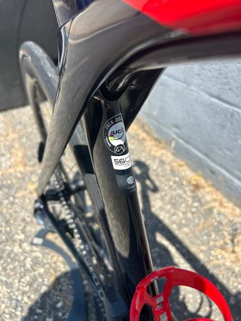 Used Trek Madone SLR 7 AXS Gen 6 2023 2023 Road & Gravel, Red — image 4 of 15