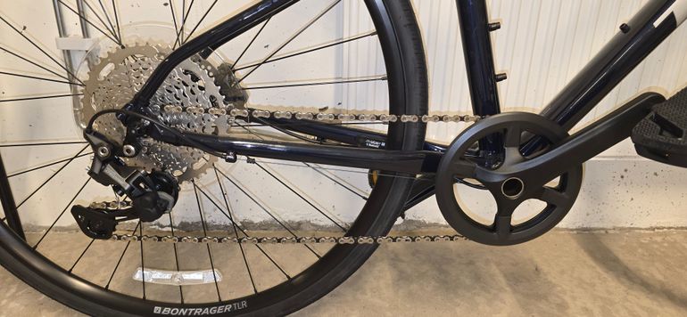Used Trek FX 3 2024 Road & Gravel, Blue — image 8 of 10