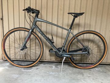 Używany Specialized Sirrus Disc Tiagra 2019 Road & Gravel — zdjęcie 2 z 10