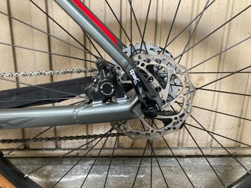 Używany Specialized Sirrus Disc Tiagra 2019 Road & Gravel — zdjęcie 8 z 10