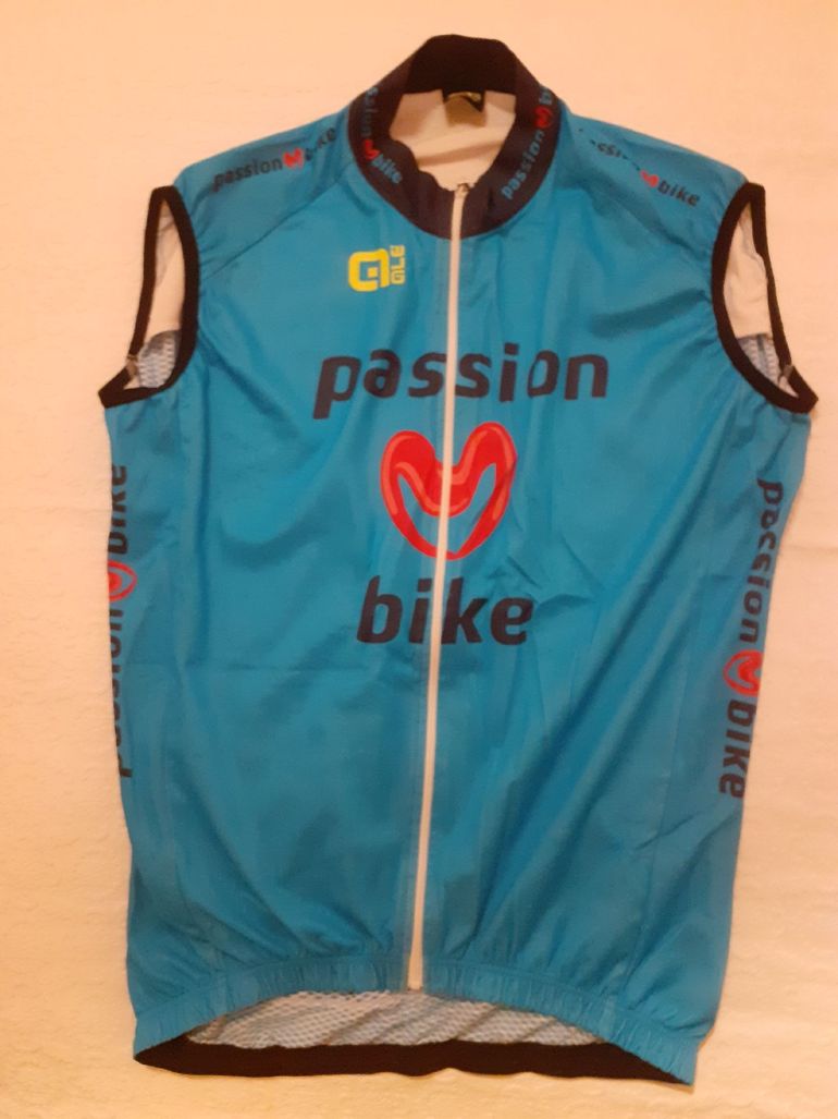 Used Ale cycling Giacca smanicata antivento con parte posteriore forata 2017 bike — image 1 of 2