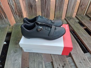 Używany Bontrager Velocis Road Shoe 2024 Cycling Shoes