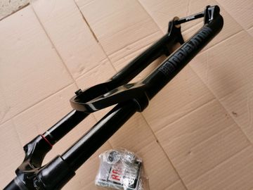 Brugt RockShox Revelation RC 2023 bike — billede 2 af 5