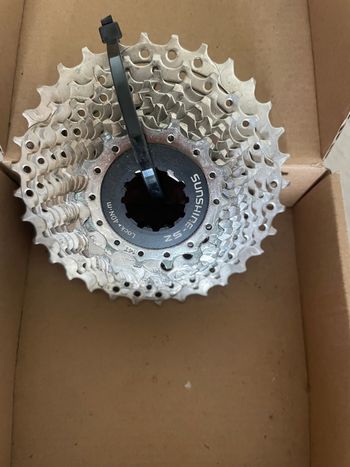 Używany Shimano Sunshine HG 14-32 12S 2024 Drivetrain & Pedals