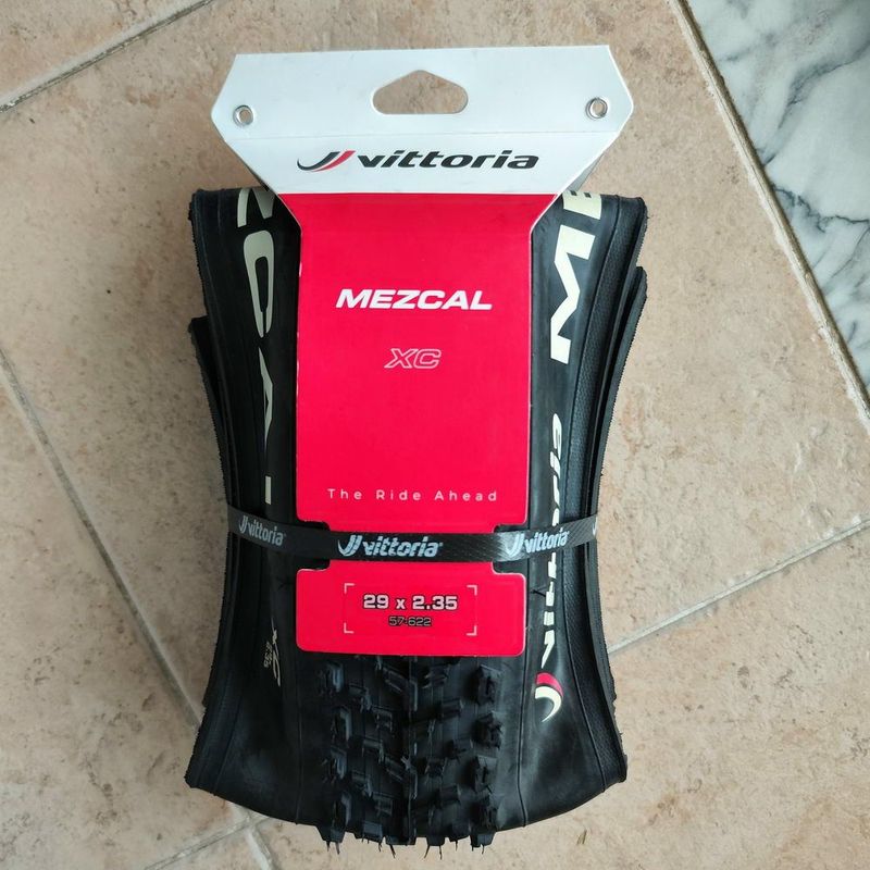 Used Vittoria Pneu Vittoria Mezcal XC 29x2.35" TLR 1C MTB Dobrável Tyres & Tubes