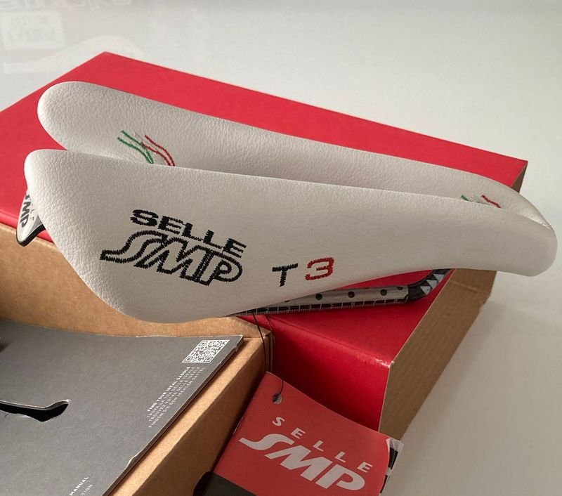 Used Selle Smp T3 carbon rail 2025 Saddles & Seatposts
