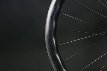 Used Light Bicycle AR465 Flyweight DT SWISS 240 Carbon Laufradsatz 2023 bike — image 5 of 7