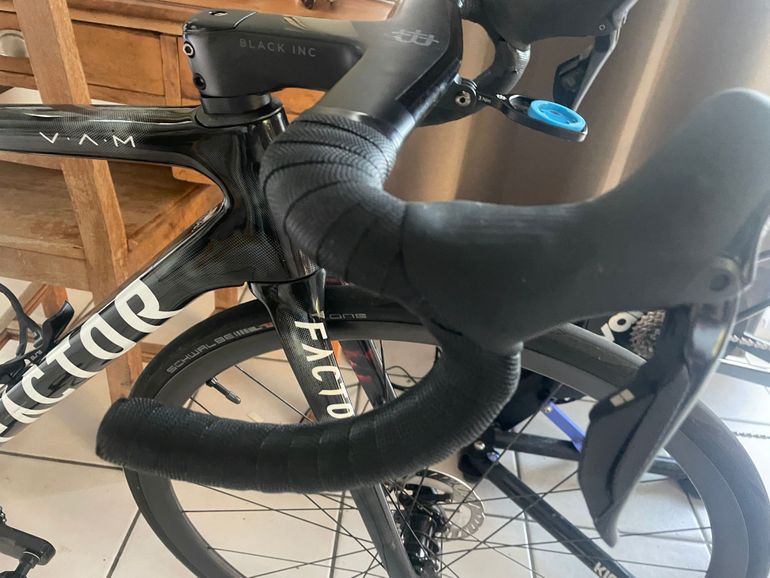 Brugt Black Inc AERO CARBON 2025 bike — billede 3 af 3