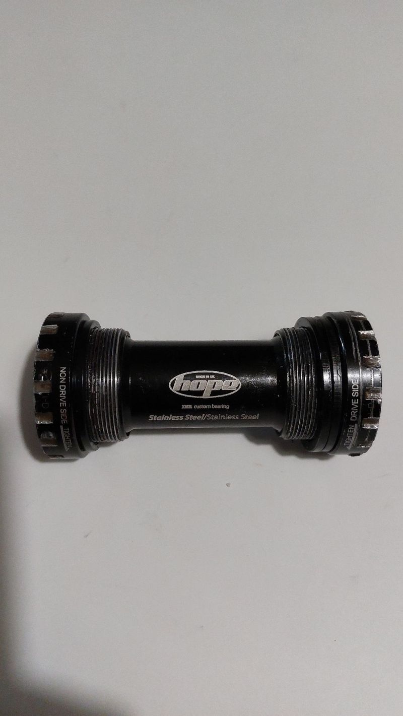 Used Hope BSA 68/72 24mm 2014 Drivetrain & Pedals
