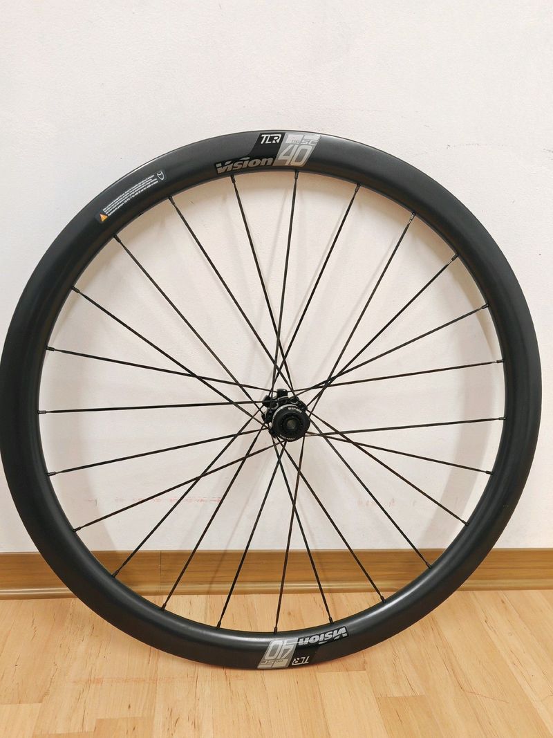 Used Vision tlr sc40 2022 bike — image 1 of 4