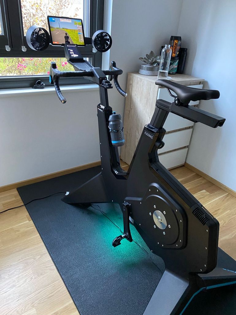 Neo Smart Tacx Neo T8000 Tacx NEO Bike Plus Trainer