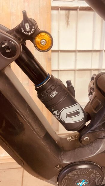 Öhlins, Öhlins TTX Air 205 x 65 mm, attacco trunnion