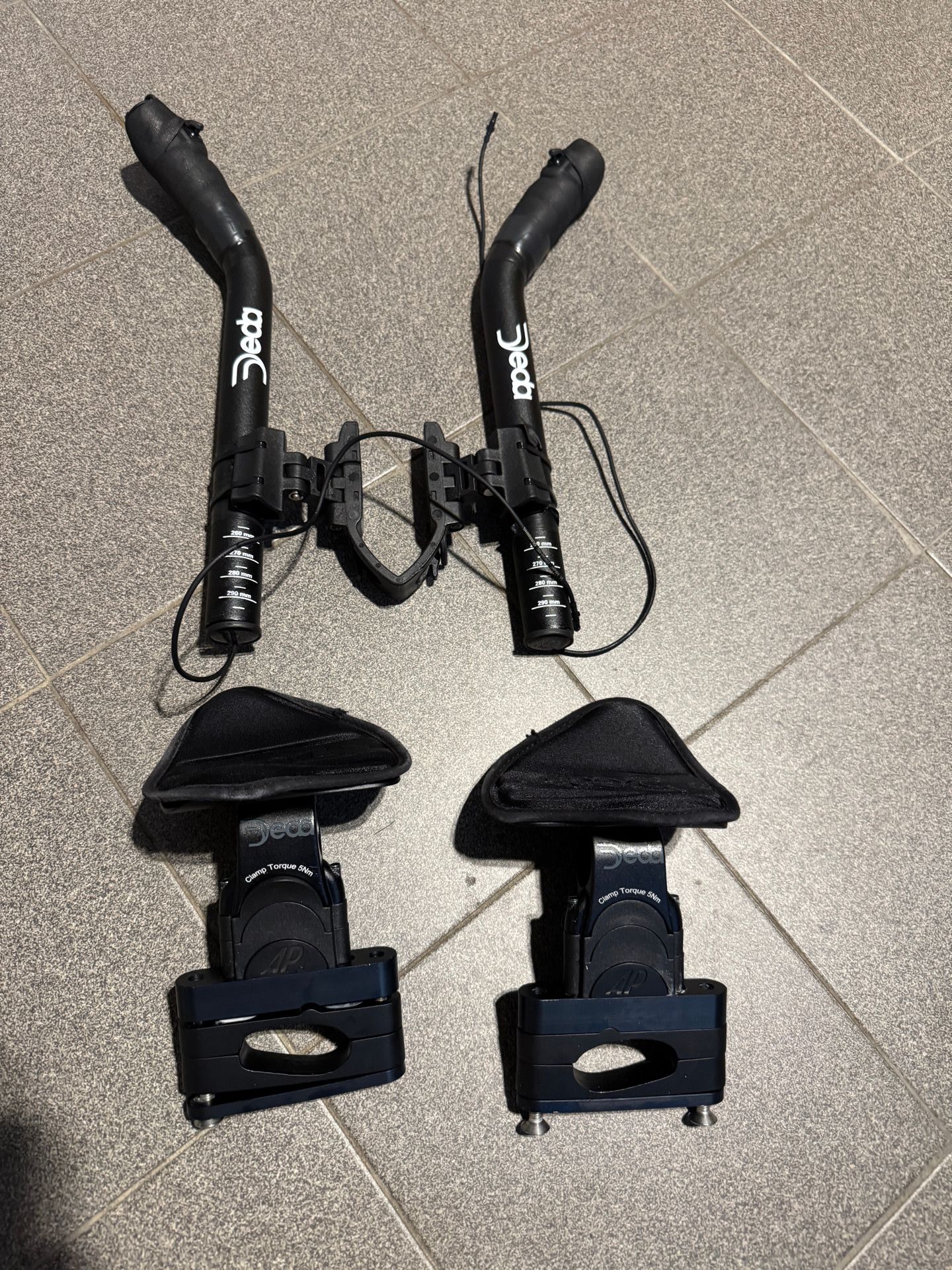 未使用Deda DH(Crono31+Parabolica Uno) UCI認証 Deda Parabolica 1 Clip-On Aerobars - YouTube