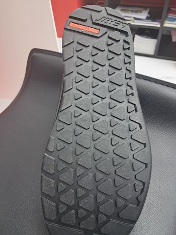 Gebrauchtes LEATT 3.0 FLAT PRO (EU43.5) 2024 bike — Bild 4 von 5