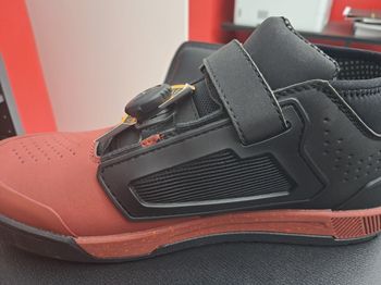 Gebrauchtes LEATT 3.0 FLAT PRO (EU43.5) 2024 bike — Bild 3 von 5