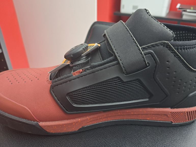Gebrauchtes LEATT 3.0 FLAT PRO (EU43.5) 2024 bike — Bild 3 von 5
