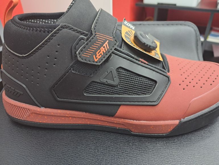 Gebrauchtes LEATT 3.0 FLAT PRO (EU43.5) 2024 bike — Bild 1 von 5