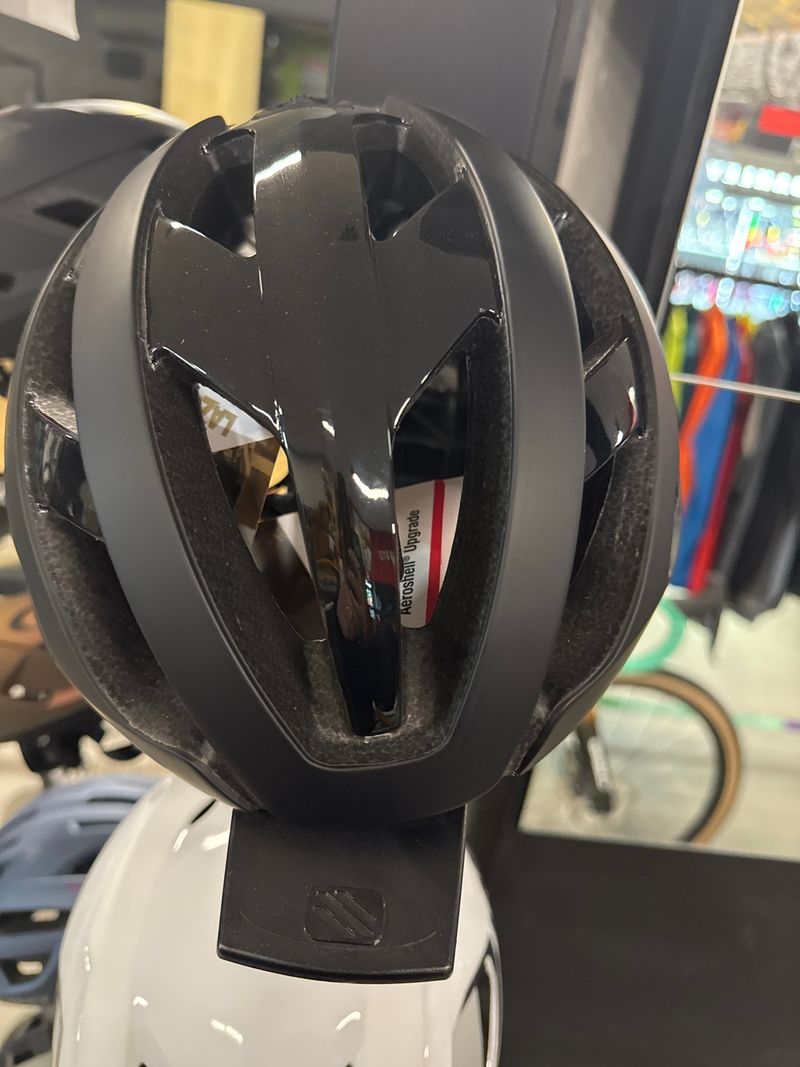 Used Lazer Casco Genesis 2024 bike — image 2 of 6