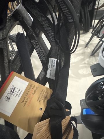 Used Lazer Casco Genesis 2024 bike — image 5 of 6