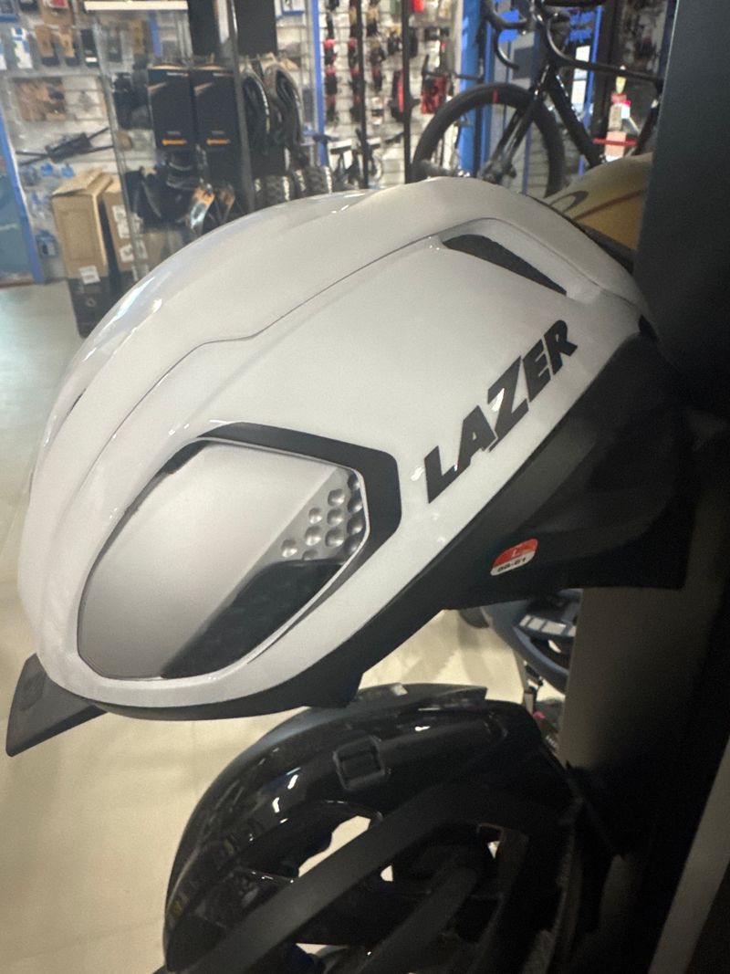 Used Lazer Casco Vento kineticore 2024 bike — image 2 of 7