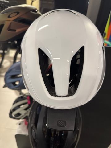 Used Lazer Casco Vento kineticore 2024 bike — image 3 of 7