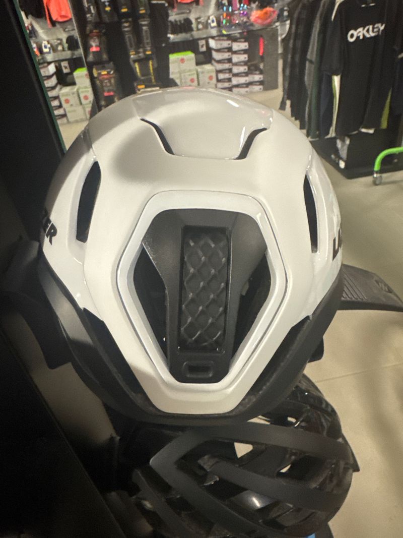 Used Lazer Casco Vento kineticore 2024 bike — image 5 of 7