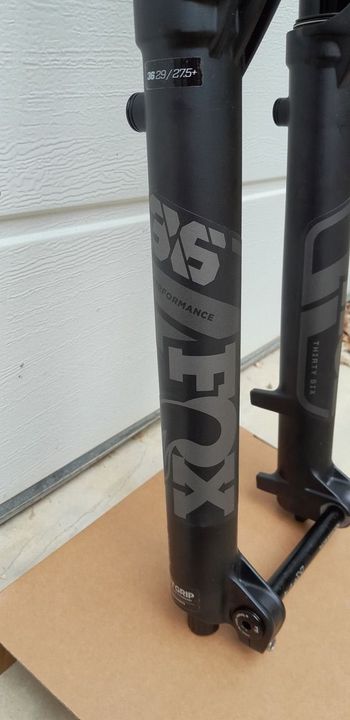 Fox 36 Float 29 Performance Grip 2025 bike usato — immagine 2 di 3