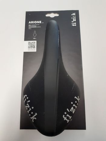 Brugt Fizik Selim Fizik Arione R3 2024 Saddles & Seatposts