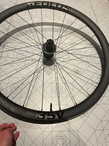 Tweedehands Bontrager Aeolus Elite 35v 2024 bike — afbeelding 3 van 6