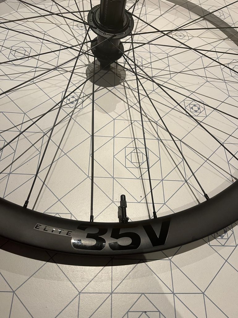 Tweedehands Bontrager Aeolus Elite 35v 2024 bike — afbeelding 5 van 6