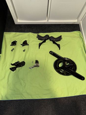 Brugt Shimano 105 RD-R7100 12s 2025 Drivetrain & Pedals